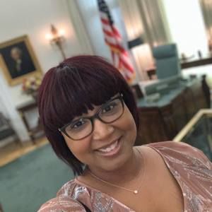 Meet your Posher, Roxanne